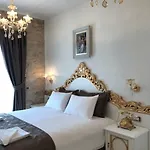 Laledan Готель