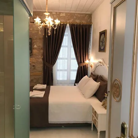 Laledan Hotel 2*