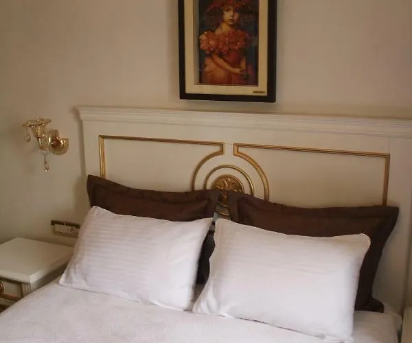 拉勒丹精品酒店 2* Çeşme